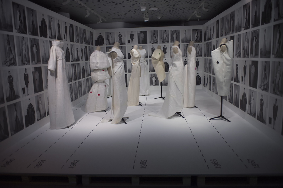 Colección de ‘toiles’ en algodón; la prueba previa a confeccionarlos con la tela definitiva. (Juan Carlos RUIZ I FOKU)