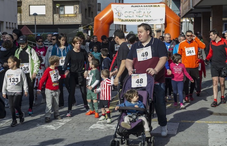 Acto de Gure Señeak en 2017. Esta asociación de Derio busca mejorar la calidad de vida de los niños con enfermedades raras. (Marisol RAMÍREZ/FOKU)