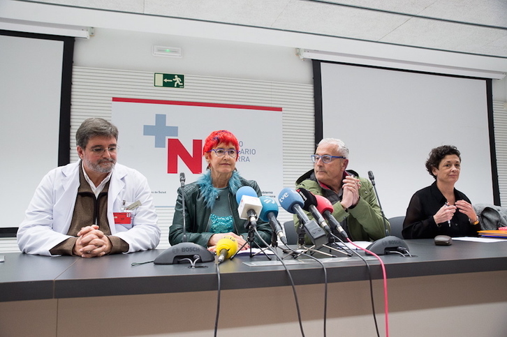 Alfredo Martinez, Carlos Artondo, Marian Nuin y Santos Indurain han comparecido en el Hospital Virgen del Camino. (Iñigo URIZ/FOKU)
