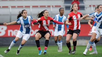 Azkona ha enviado dos balones a la madera. (Athletic Club)