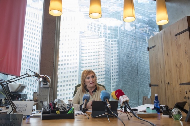 Maite Ortiz, letrada de Abogado Res, ha atendido a los medios en su despacho de Donostia. (Juan Carlos RUIZ / FOKU)