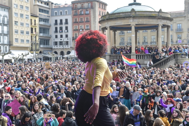 Iruñeko Gaztelu plazako kontzentrazioan harturiko irudia. (Idoia ZABALETA/FOKU)