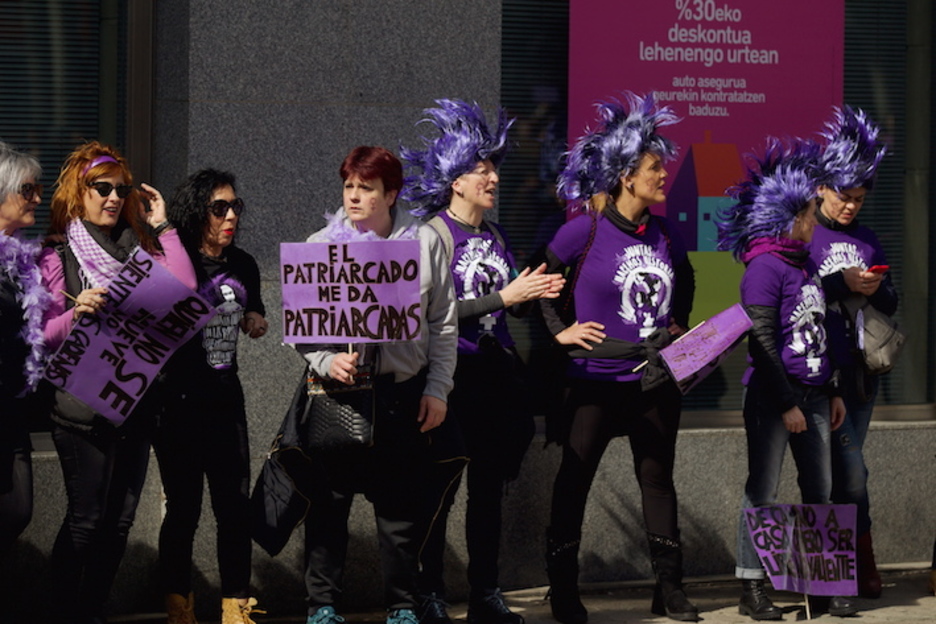 Kolore morea da nagusi gaur. Irudian, Gasteiz. (Endika PORTILLO/FOKU) Kolore morea da nagusi gaur. Irudian, Gasteiz. (Endika PORTILLO/FOKU)