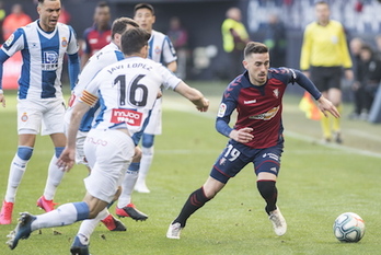 Kike Barja ha vuelto a ser titular en El Sadar. (Jagoba MANTEROLA/FOKU)