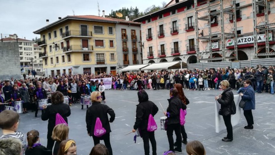 Batukada doinuak Elgoibarren. (Ion TELLERIA) Batukada doinuak Elgoibarren. (Ion TELLERIA)