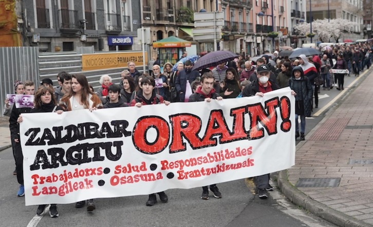 Eibarren eginiko manifestazioa, Zaldibarko zabortegian gertatutako argitzeko eskatuz. (Andoni CANELLADA/FOKU)
