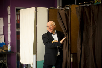 Le maire sortant a voté à Bayonne où l'abstention a dépassé les 60% des inscrits. © Guillaume FAUVEAU. 