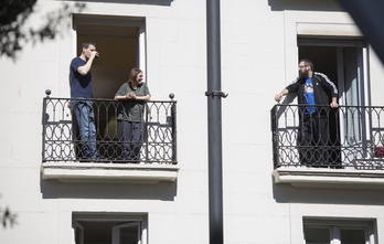 Etxean gelditzeak ez du suposatzen poteorik gabe geratu behar garenik. (Raul BOGAJO/FOKU) 