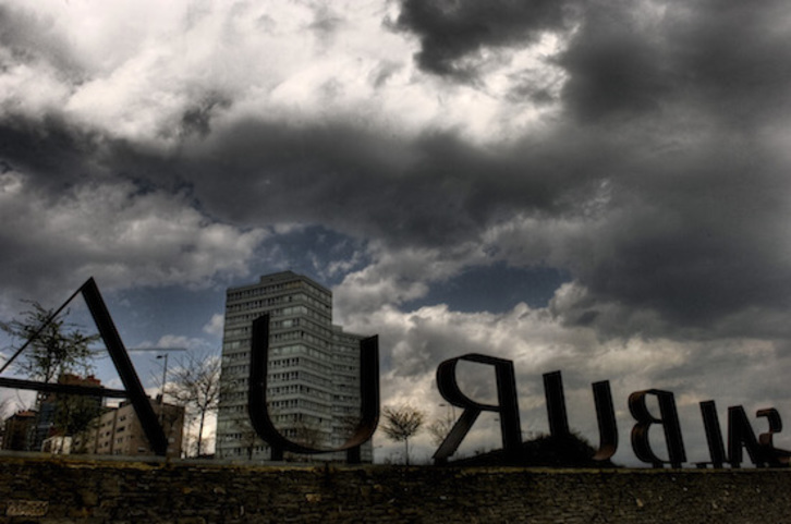 Edificios de la Avenida Juan Carlos I de Salburua. (Raul BOGAJO/FOKU)