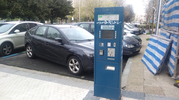 Máquina de la OTA en el barrio donostiarra de Amara.