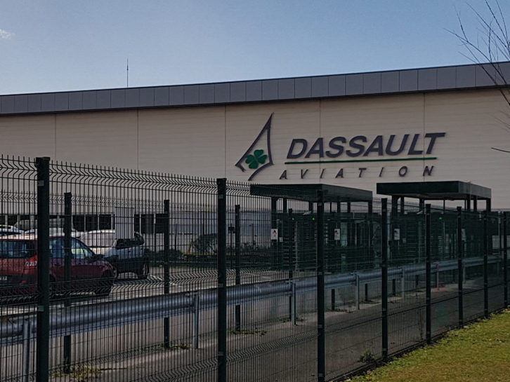 Dassault prevé retomar su actividad el lunes, los sindicatos se oponen. (NAIZ)
