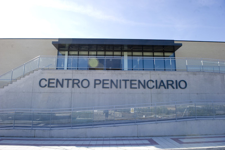 Entrada a la cárcel de Iruñea, que tiene CIS para tercer grado. (Iñigo URIZ | FOKU)