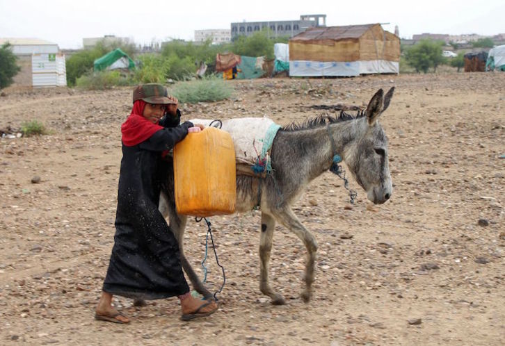 Más de 2.200 millones de personas no tienen acceso a agua potable. (Essa AHMED/AFP) 