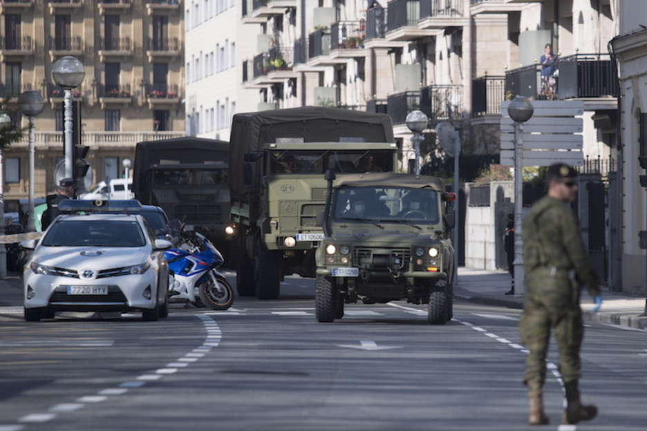 Militares españoles han desifectado la estación de tren en Donostia. (Juan Carlos RUIZ / FOKU)