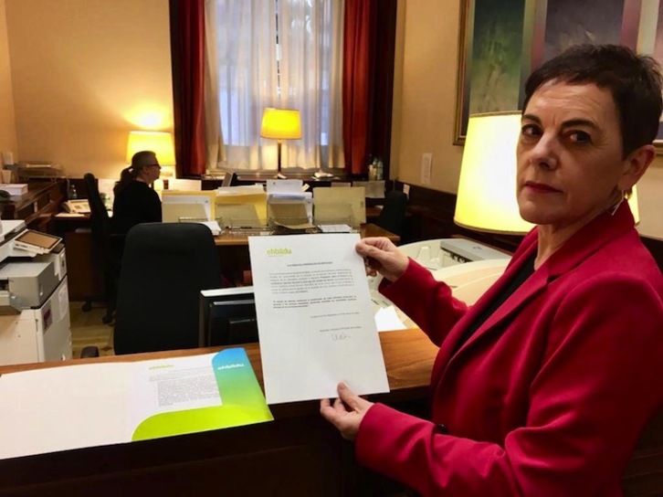 La portavoz Mertxe Aizpurua, con la propuesta de EH Bildu para la Mesa del Congreso de los Diputados en Madrid. (EH BILDU)
