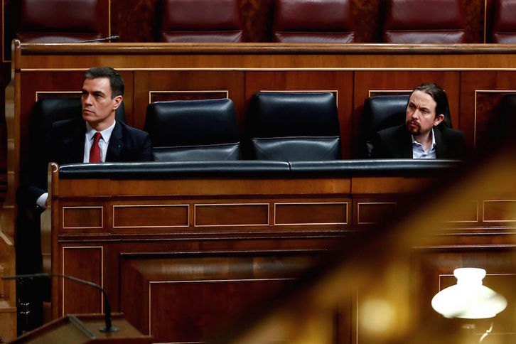 Pedro Sánchez y Pablo Iglesias en el Congreso de Madrid. (Mariscal / AFP)