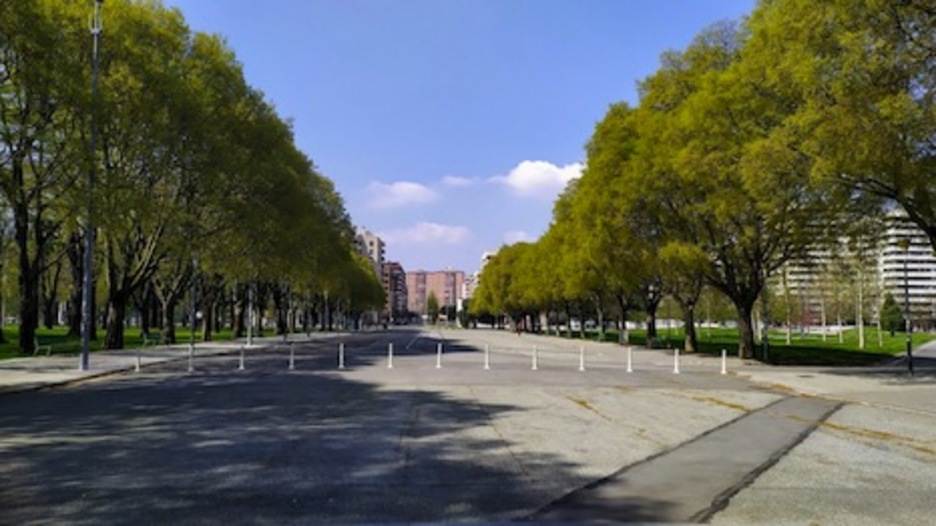 El parque de Antoniutti, sin paseantes ni patinadores. (Iñaki VIGOR)