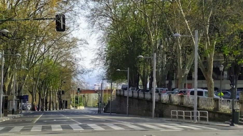 En la cuesta del Labrit solo aparece la polémica pasarela. (Iñaki VIGOR)