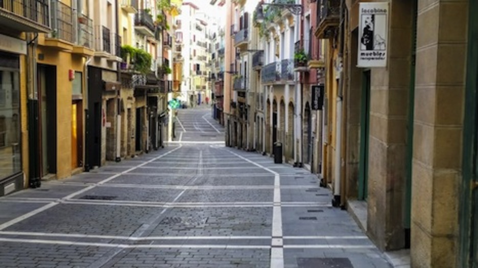 La calle Curia no ofrece un aspecto muy diferente. (Iñaki VIGOR)