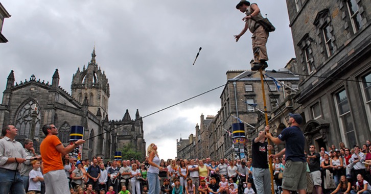 Edimburgo se llena de gente gracias a los dos festivales de artes. (EDIMBURGH FESTIVALS)
