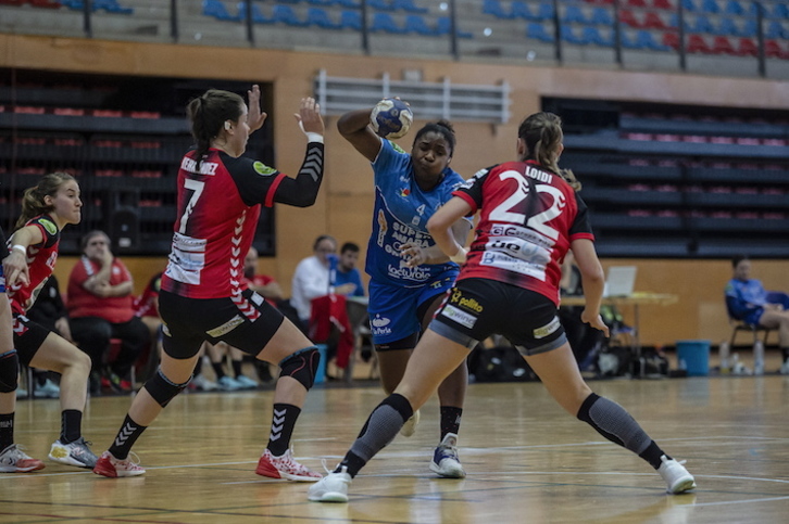 Encuentro de esta temporada entre Bera Bera y Zuazo. (Aritz LOIOLA/FOKU)