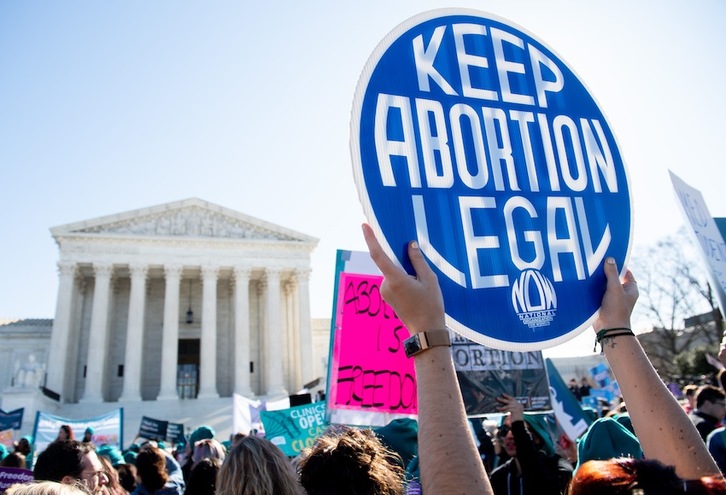 Concentración de defensa del derecho a la interrupción del embarazo ante el Capitolio. (Saul LOEB-AFP)