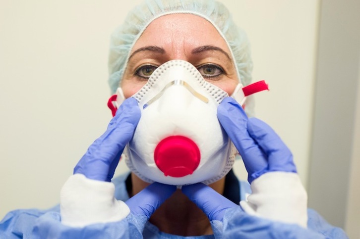 En plena crisis sanitaria, las mascarillas escasean en EEUU. (AFP)