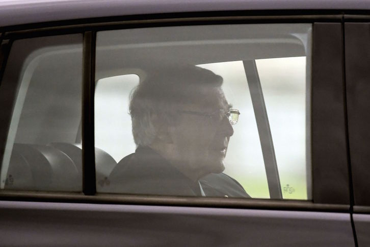 El cardenal Pell ha salido de prisión en coche. (William WEST / AFP)