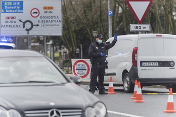 El paso de Pausu-Behobia se cierra, priorizando el de Irun-Biriatu (por la autopista AP8-A63). (Andoni Canellada / FOKU)