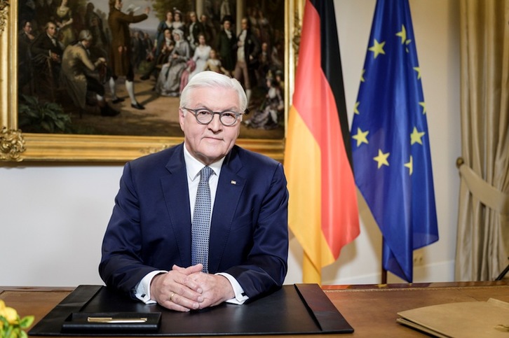 El presidente alemán,  Frank-Walter Steinmeier, durante la grabación de su mensaje de Pascua. (Sven HOPPE | AFP)