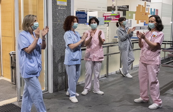 Los médicos de Bizkaia rechazan los argumentos de Nekane Murga para justificar que los sanitarios enfermos se reincorporen sin dar negativo. (Jon URBE/FOKU)