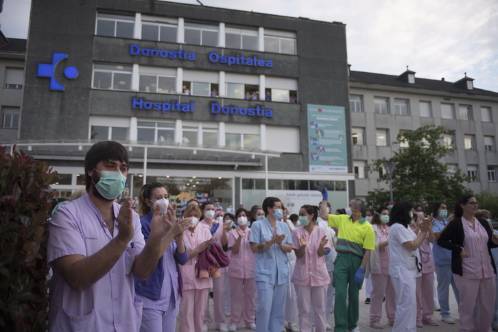 Sanitarios del Hospital Donostia. (Juan Carlos RUIZ/FOKU)