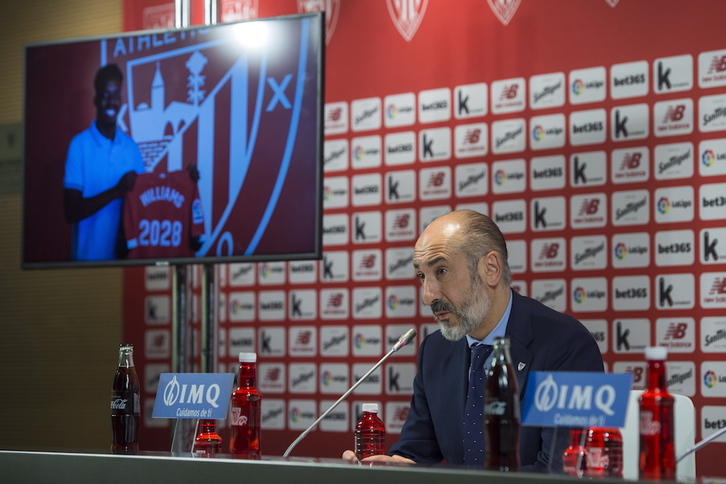 Aitor Elizegi en la rueda de prensa ofrecida al cumplirse el primer aniversario de su llegada a la presidencia. (Monika DEL VALLE / FOKU)