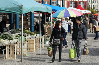 Baionako merkatua krisi sanitarioaren garaian. ©Bob Edme