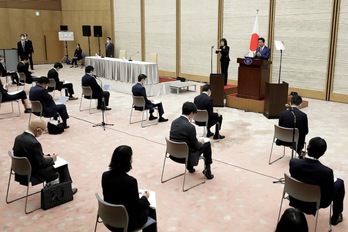 El primer ministro japonés, Shinzo Abe, en su comparecencia ante la prensa de este viernes. (Kiyoshi OTA | AFP)