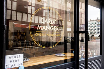 Baionan merkatarien %20ak arazo ekonomikoak ukanen dituzte beren aktibitatea berriz abiatzeko. ©Guillaume Fauveau