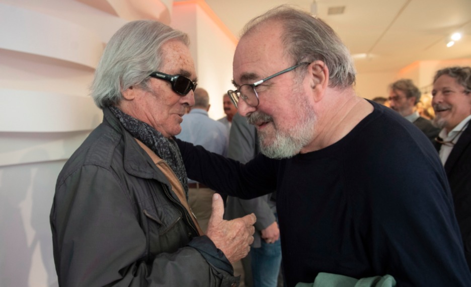 Saludando a su buen amigo Jose Antonio Sistiaga. (Jon URBE / FOKU)