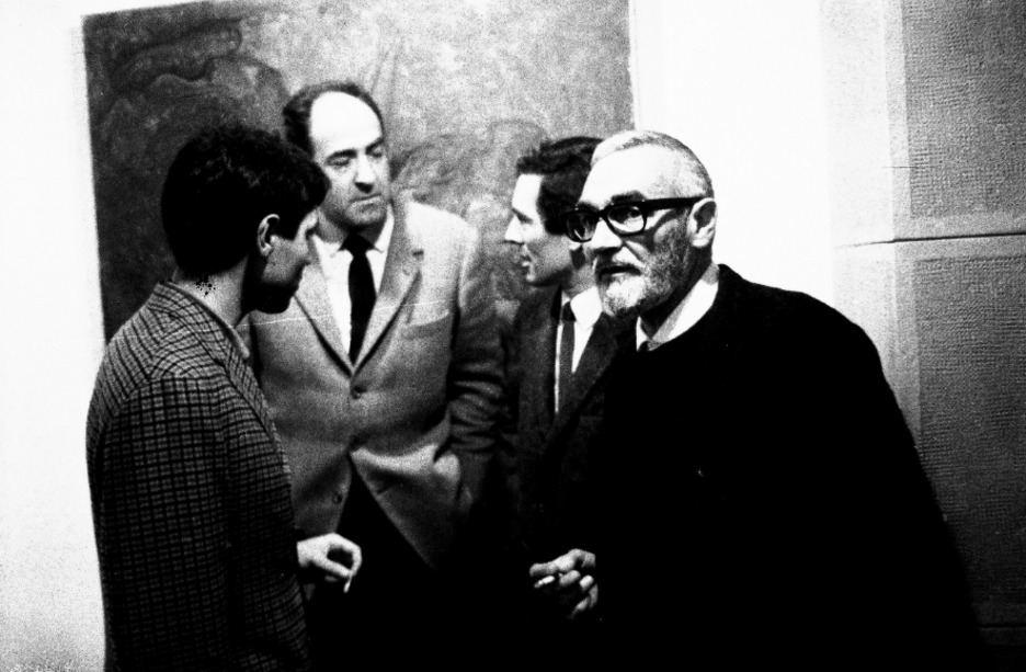 Inauguración de la exposición del Grupo Gaur junto a Basterretxea, Sistiaga y Oteiza. (Arturo DELGADO / FOTOTEKA)