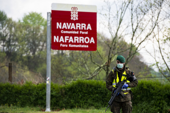 Mugak hestearen erabakiak oztopo anitz sortuko dizkie mugaz gaindi lan egiten duten herritarrei. ©Guillaume Fauveau
