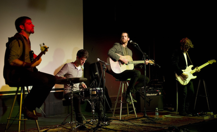 Ateak ireki dituenetik, hamaika talde pasa dira Dokatik. (Idoia ZABALETA I FOKU)