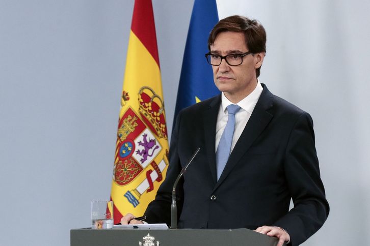 Salvador Illa durante una rueda de prensa. (José María CUADRADO/AFP)