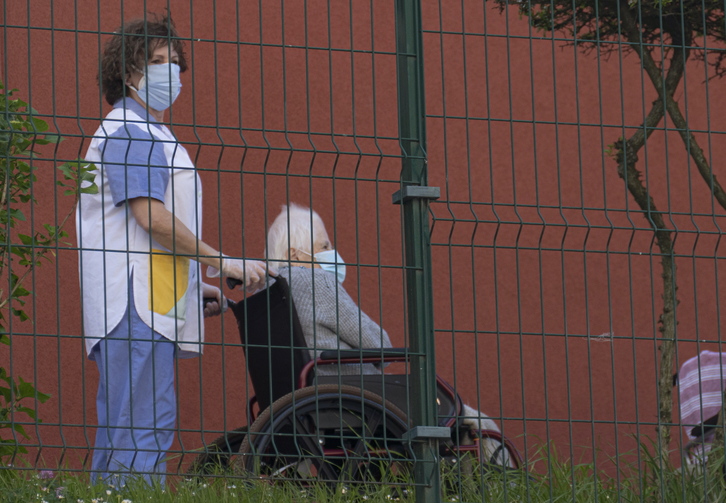 Orotara, 185 lagun daude kutsatuta Gipuzkoako erresidentzietan. (Jon URBE/FOKU)