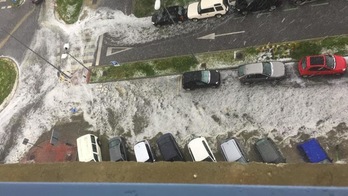 La tormenta ha causado estragos en Iruñea y cercanías en muy poco tiempo. (GARA)