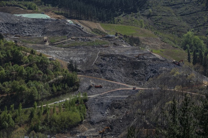 Verter Recycling-en zabortegiko erreskate lanak. (Andoni CANELLADA / FOKU)