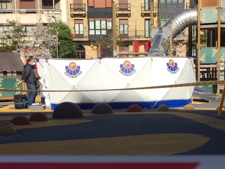 El homicidio tuvo lugar en el parque de la plaza Cataluña de Gros. 