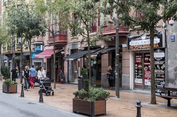 Imagen de archivo de las calles de Barakaldo. (Luis JAUREGIALTZO/FOKU)