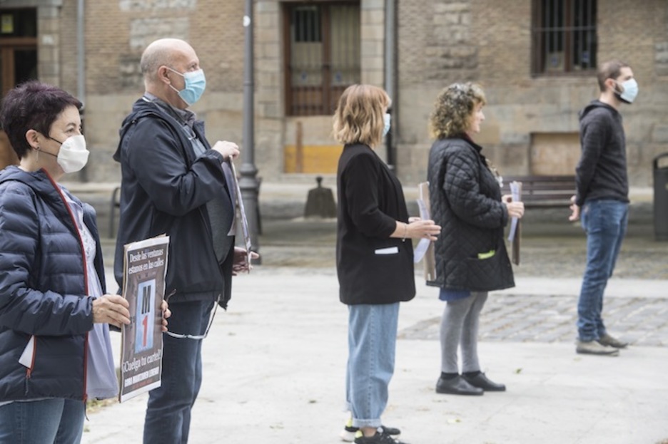 Iruñean, elkarretaratze estatikoa egin dute CGT, ESK, Solidari eta Steilas sindikatuek deituta. (Jagoba MANTEROLA/FOKU) Iruñean, elkarretaratze estatikoa egin dute CGT, ESK, Solidari eta Steilas sindikatuek deituta. (Jagoba MANTEROLA/FOKU)
