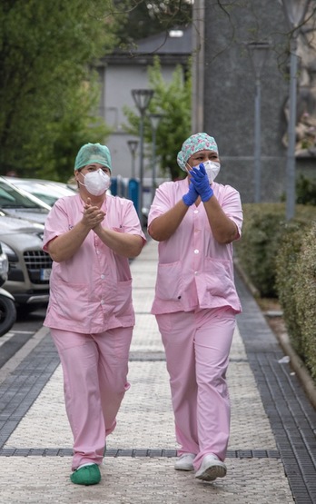 Varias mascarillas «Garry Galaxy» defectuosas han causado un centenar de positivos entre el personal de Osakidetza. (Gorka RUBIO / FOKU) 