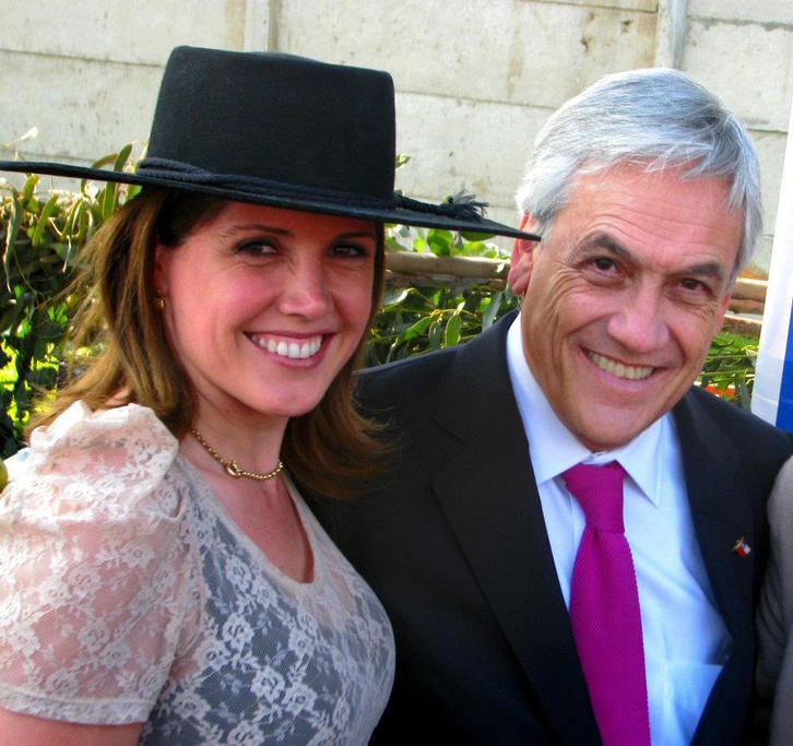 Macarena Santelices junto al presidente chileno, Sebastián Piñera, el 25 de julio de 2012. (FACEBOOK DE MACARENA SANTELICES)