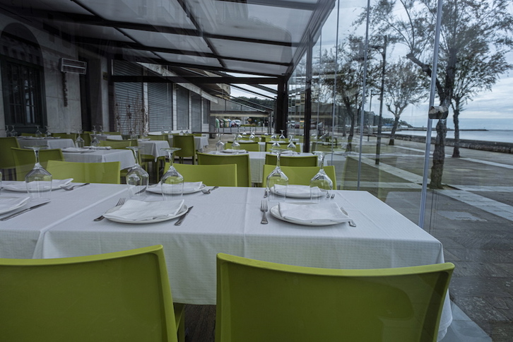El protocolo está pensado para que los restaurantes afronten su apertura con seguidad. (Jon URBE/FOKU)